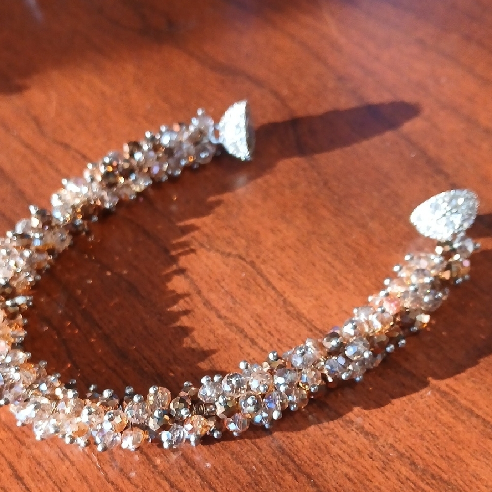 Elegant Crystal Beaded Bracelet - Picture 2 of 2